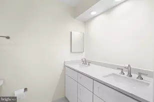 34 N Garfield St, Arlington, VA 22201 - Photo 37