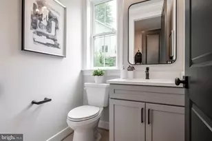 2119 N Harrison St, Arlington, VA 22205 - Photo 9