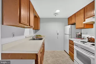 900 N Taylor St, Arlington, VA 22203 - Photo 3