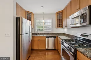 4149 S Four Mile Run Dr, Arlington, VA 22204 - Photo 9