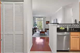 2465 Army Navy Dr, Arlington, VA 22206 - Photo 5