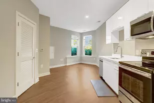 989 S Buchanan St, Arlington, VA 22204 - Photo 3