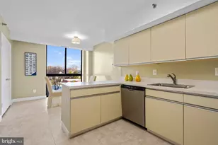 1016 S Wayne St, Arlington, VA 22204 - Photo 9