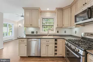 3867 N Chesterbrook Rd, Arlington, VA 22207 - Photo 15