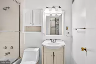 1011 Arlington Blvd, Arlington, VA 22209 - Photo 11