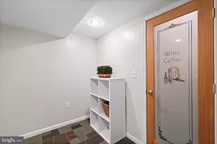 1233 S Oakcrest Rd, Arlington, VA 22202 - Photo 5