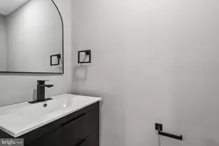 1527 N Colonial Terrace, Arlington, VA 22209 - Photo 17