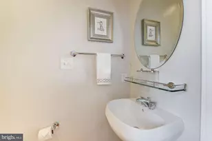 1662 N Quinn Street N, Arlington, VA 22209 - Photo 11