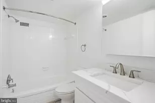 1300 Army Navy Dr, Arlington, VA 22202 - Photo 23