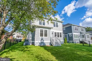 1820 N Dinwiddie St, Arlington, VA 22207 - Photo 3