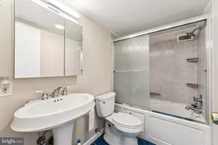 1300 Army Navy Dr, Arlington, VA 22202 - Photo 27