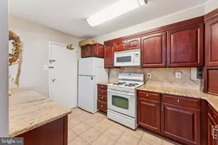 1300 Army Navy Dr, Arlington, VA 22202 - Photo 19