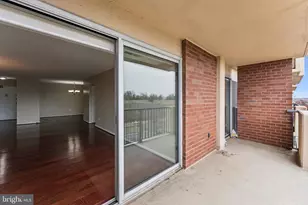 1300 Army Navy Dr, Arlington, VA 22202 - Photo 29