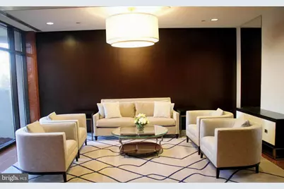 1530 Key Boulevard #1319, Arlington, VA 22209 - Photo 5