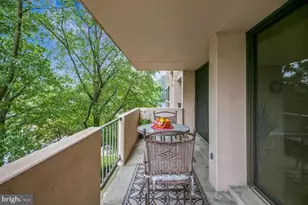 4141 N Henderson Rd, Arlington, VA 22203 - Photo 17