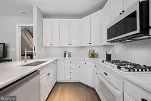 1753 22nd St N, Arlington, VA 22209 - Photo 9