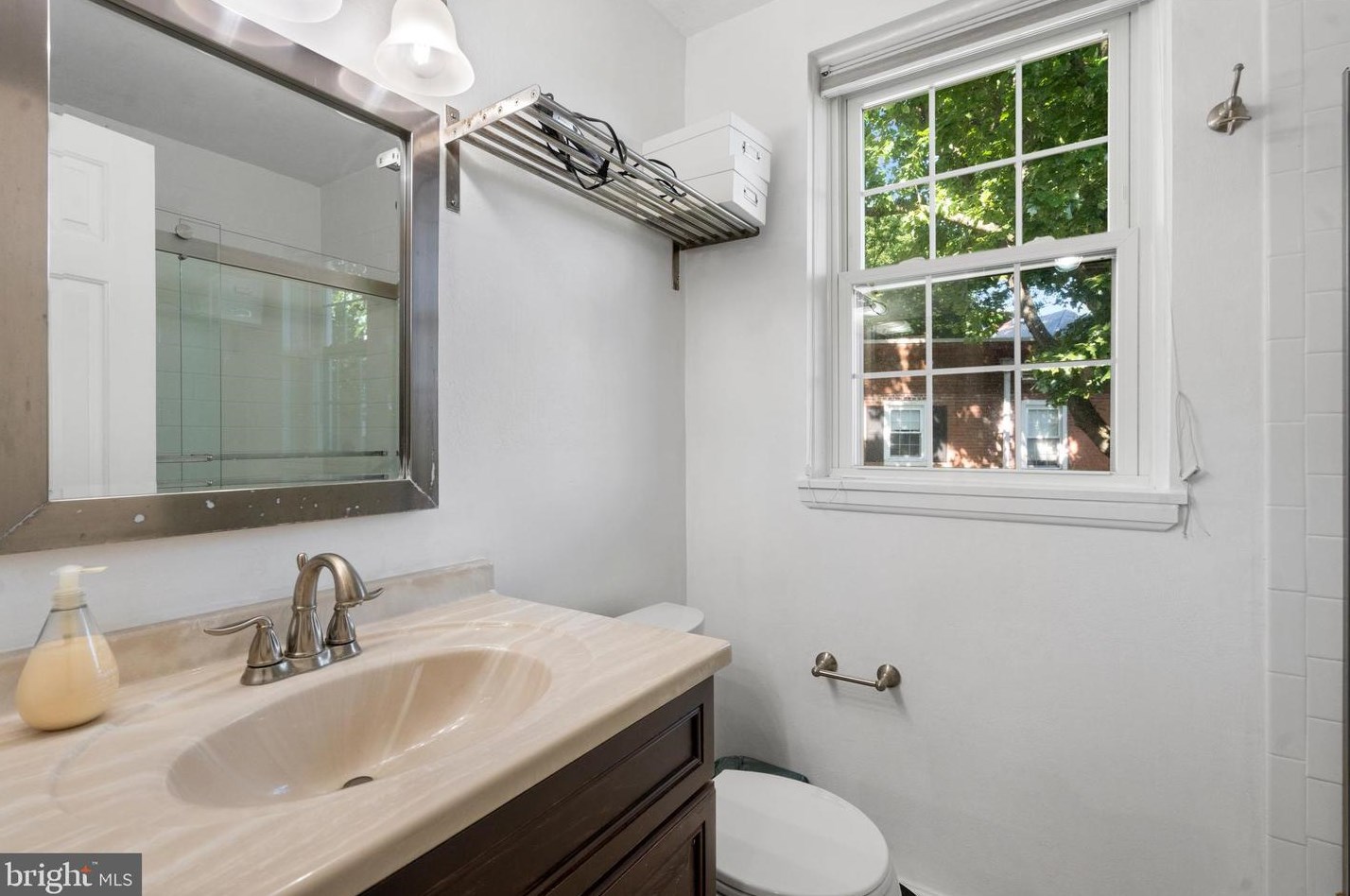 2931 Dinwiddie St, Arlington VA 22206-1405 exterior