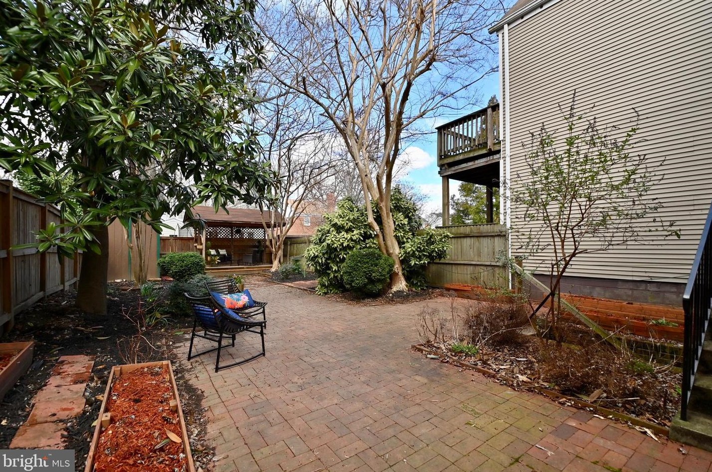 408 Custis Ave, Alexandria VA 22301-1421 exterior