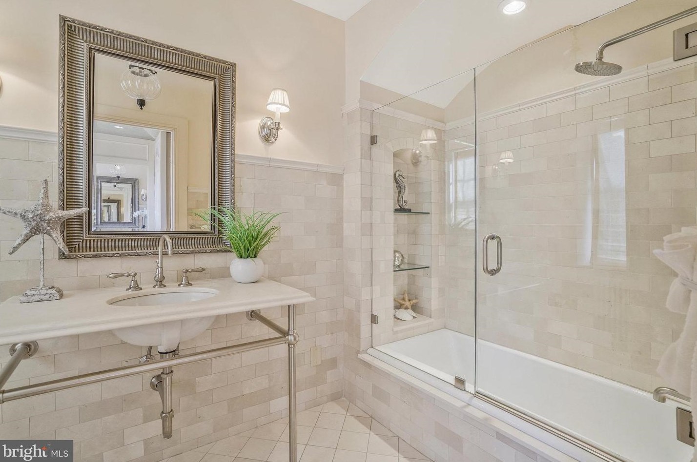 207 Fairfax St, Alexandria VA 22314-3304 exterior