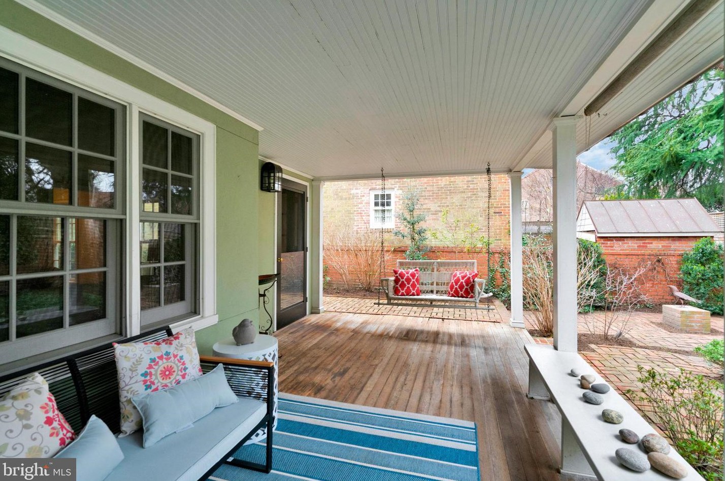 207 Fairfax St, Alexandria VA 22314-3304 exterior