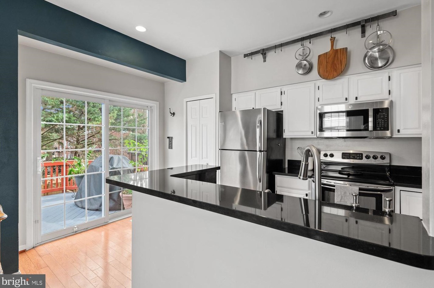 3909 Elbert Ave, Alexandria VA 22305-2064 exterior