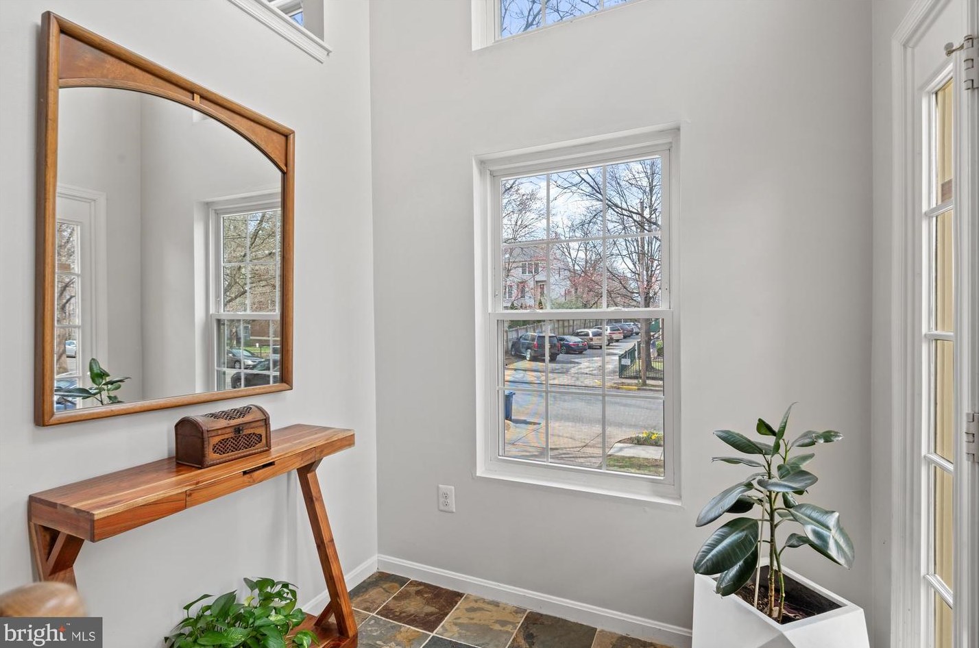 3909 Elbert Ave, Alexandria VA 22305-2064 exterior