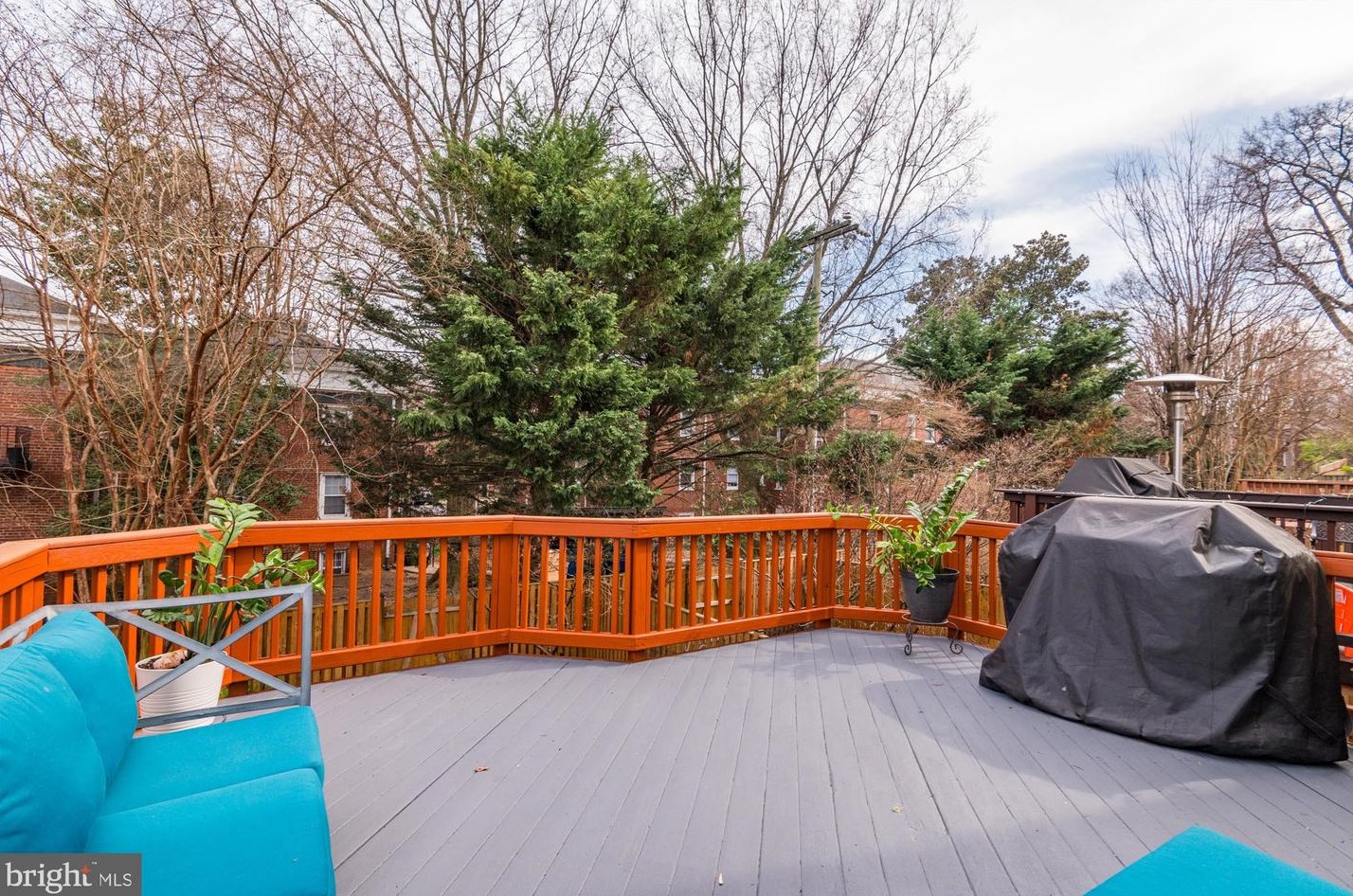 3909 Elbert Ave, Alexandria VA 22305-2064 exterior