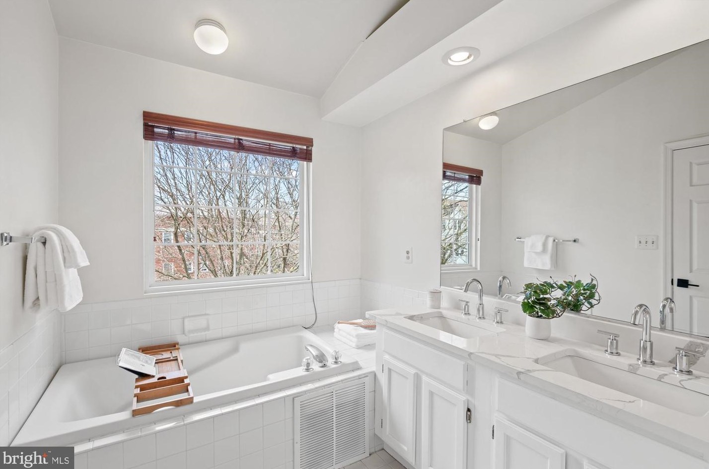 3909 Elbert Ave, Alexandria VA 22305-2064 exterior