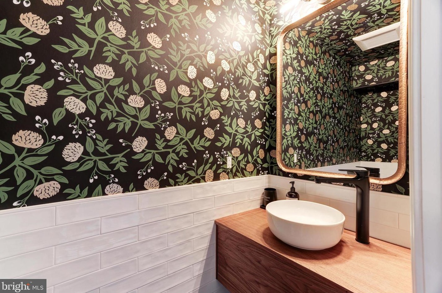 622 Lee St, Alexandria VA  22314-3820 exterior