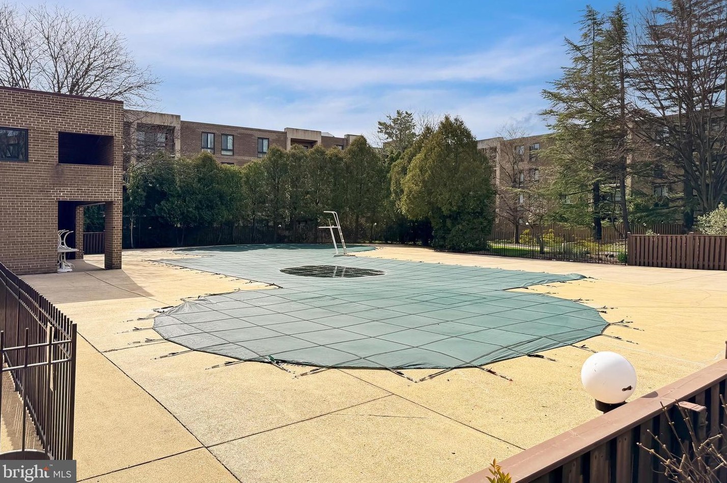 807 Howard St, Alexandria VA 22304-5470 exterior