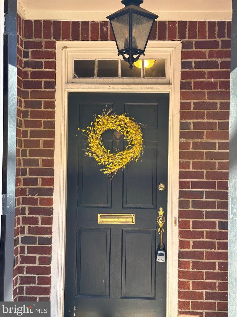 219 Princess St, Alexandria VA  22314-2326 exterior