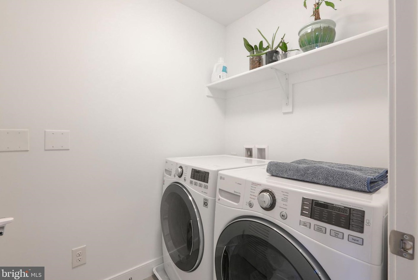 212 Patrick St, Alexandria VA 22314-2442 exterior