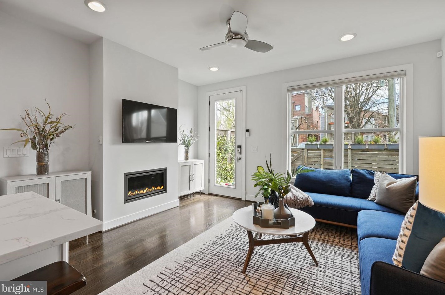 212 Patrick St, Alexandria VA 22314-2442 exterior