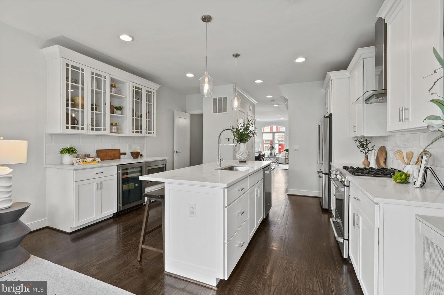 212 Patrick St, Alexandria VA 22314-2442 exterior