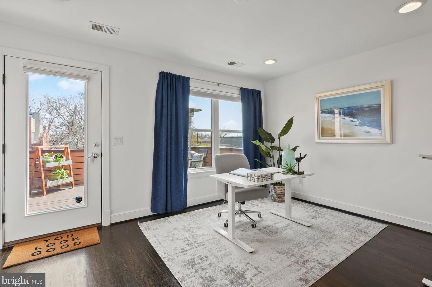 212 Patrick St, Alexandria VA 22314-2442 exterior