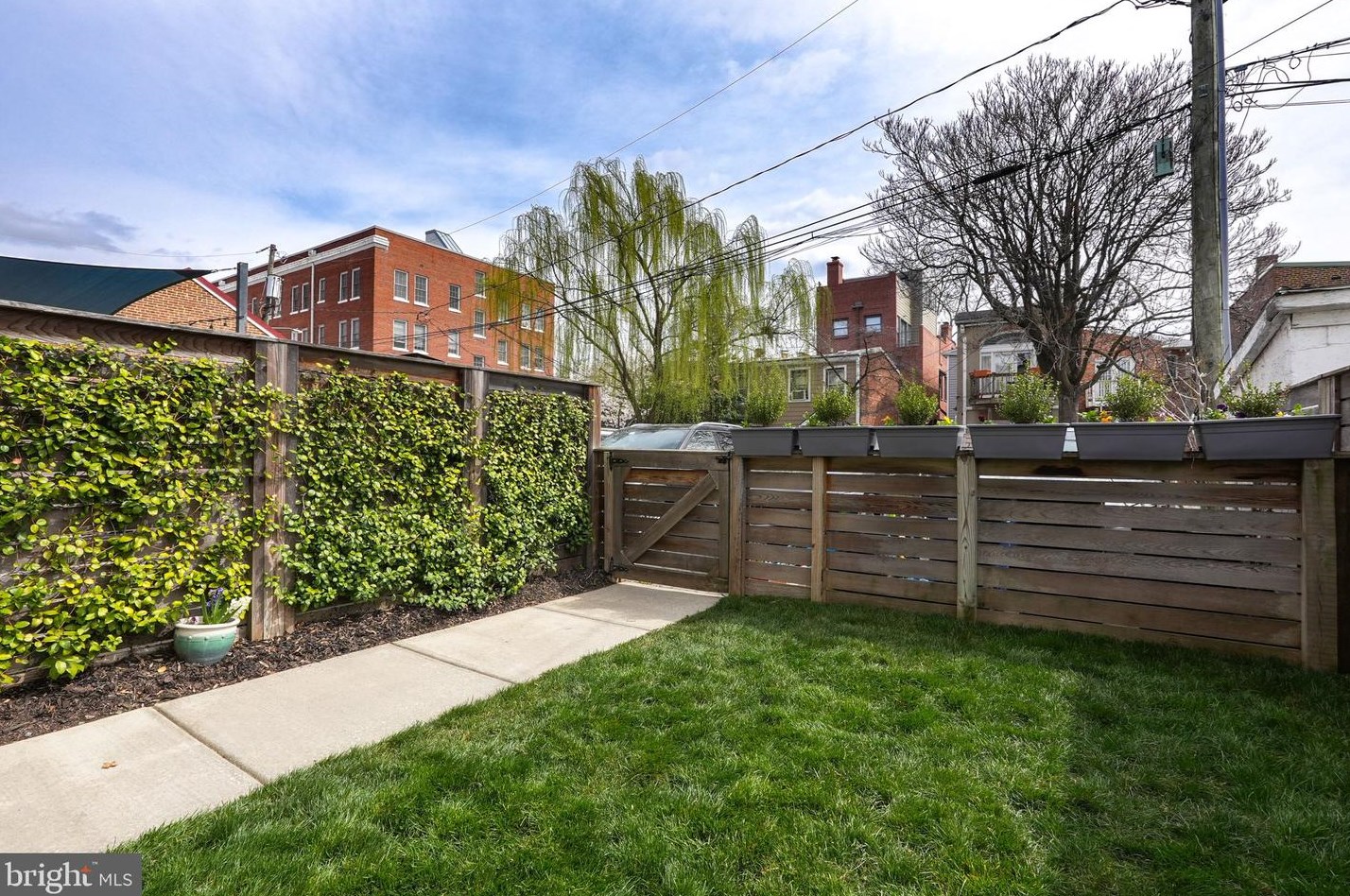 212 Patrick St, Alexandria VA 22314-2442 exterior