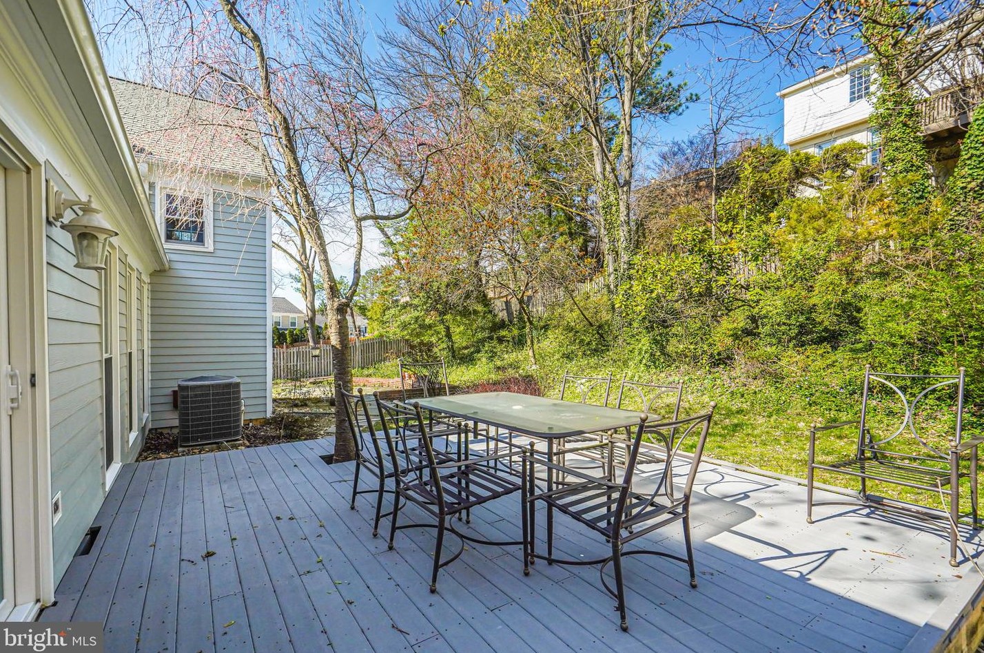 3959 Ft Worth Ave, Alexandria VA 22304-1711 exterior