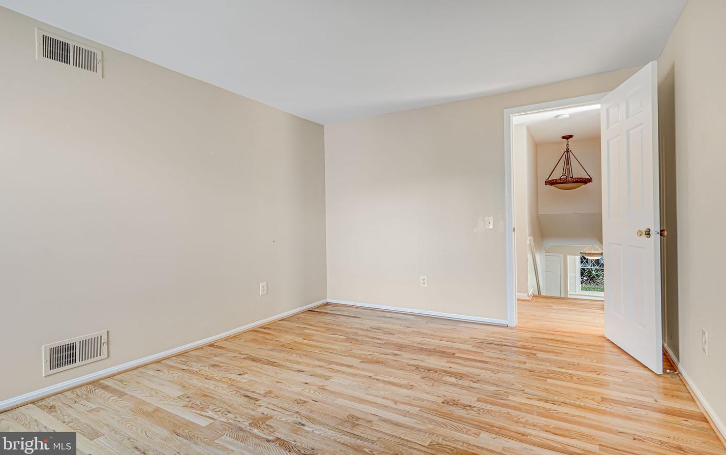 3959 Ft Worth Ave, Alexandria VA 22304-1711 exterior