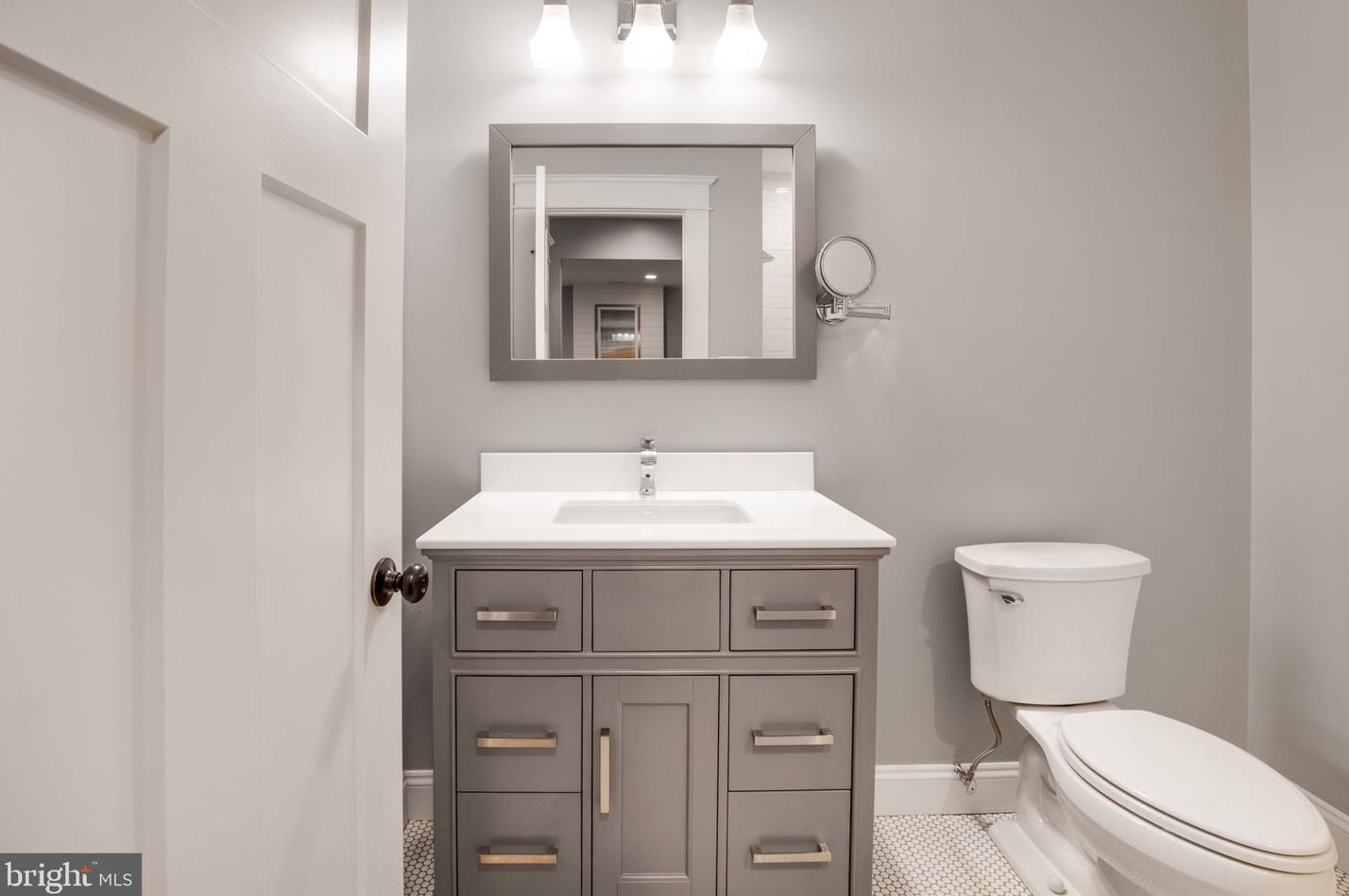 4 Alexandria Ave, Alexandria VA 22302-4204 exterior