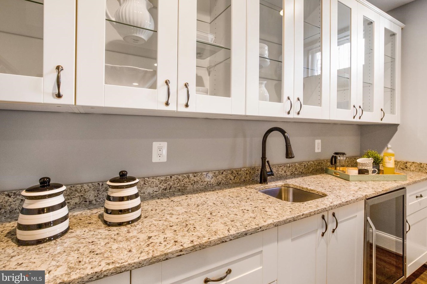 4 Alexandria Ave, Alexandria VA 22302-4204 exterior