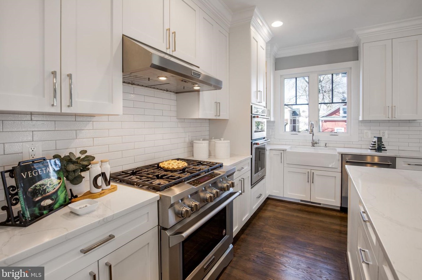 4 Alexandria Ave, Alexandria VA 22302-4204 exterior