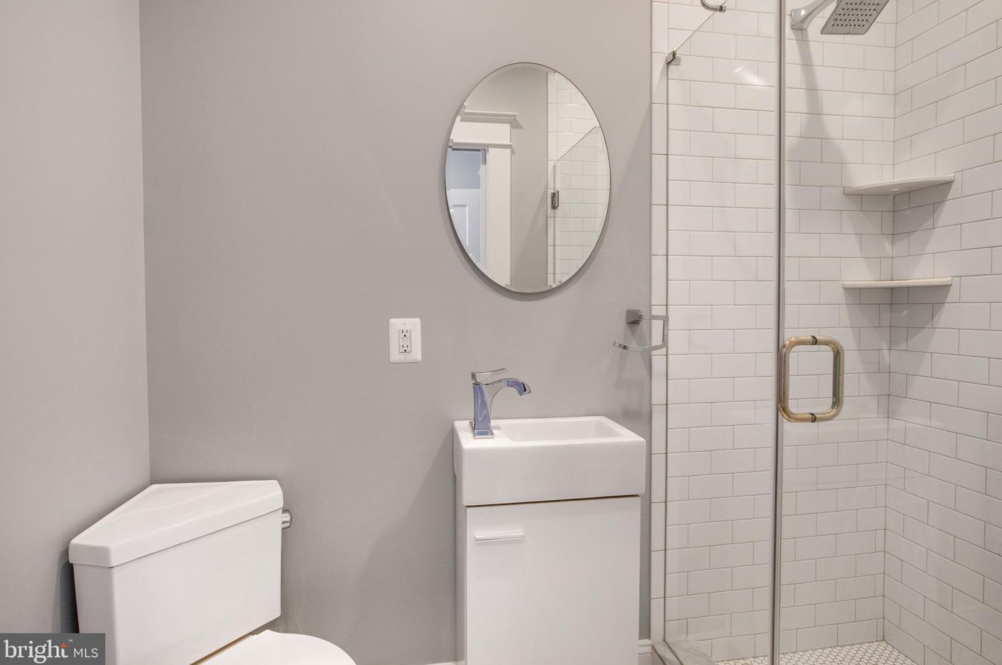 4 Alexandria Ave, Alexandria VA 22302-4204 exterior