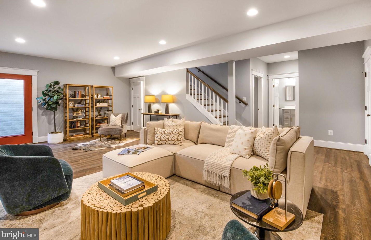 4 Alexandria Ave, Alexandria VA 22302-4204 exterior