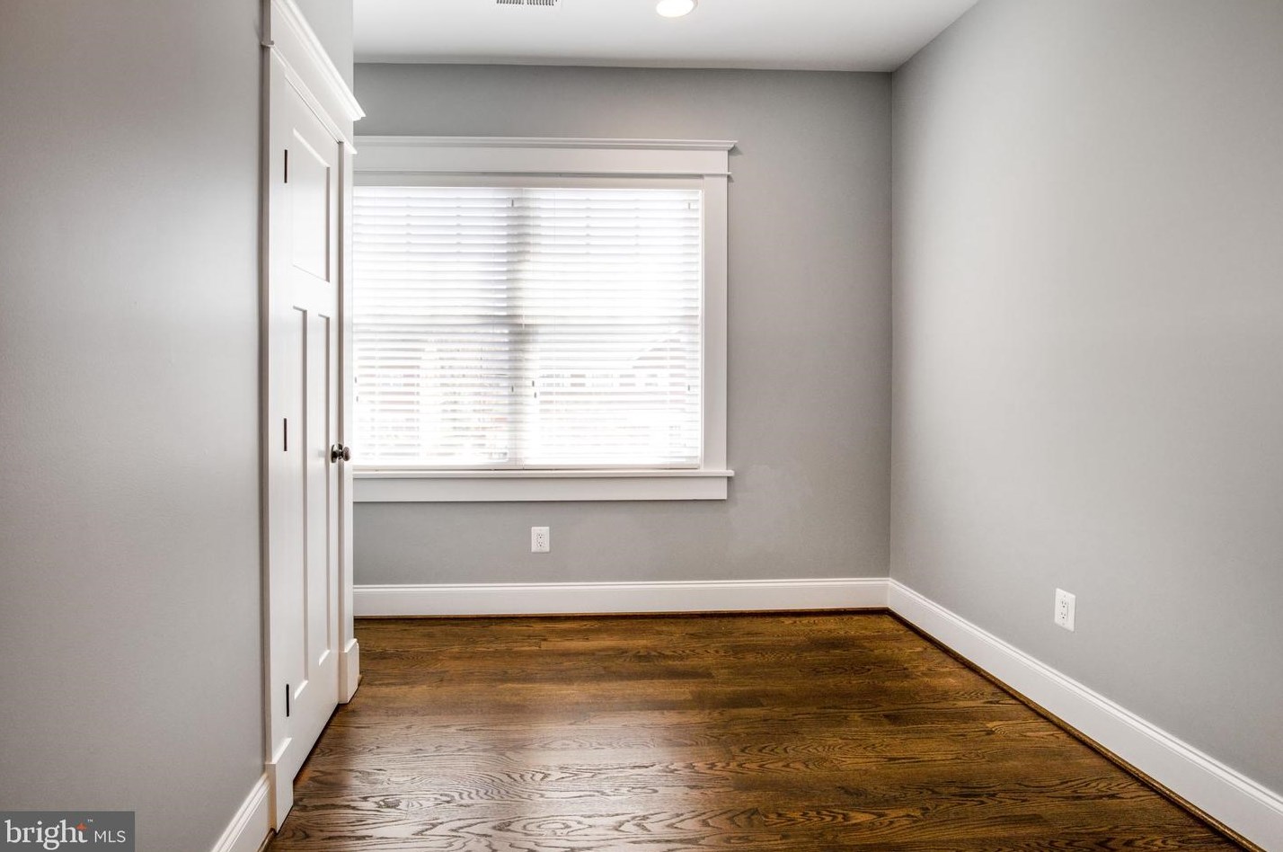 4 Alexandria Ave, Alexandria VA 22302-4204 exterior