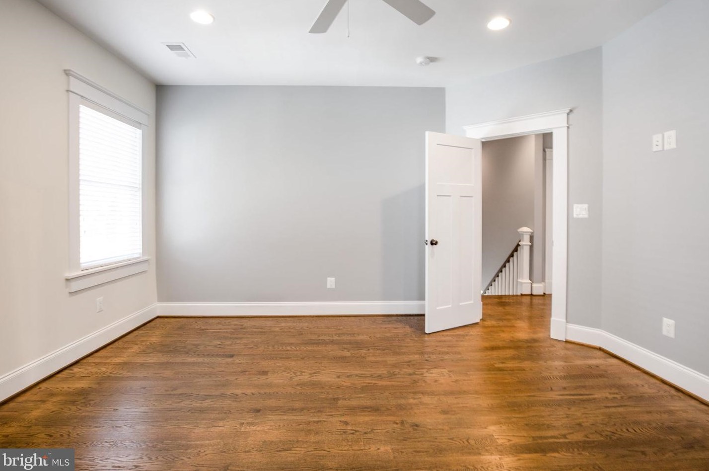 4 Alexandria Ave, Alexandria VA 22302-4204 exterior