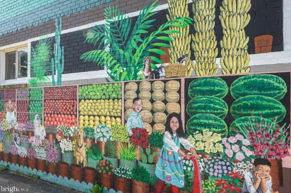 4 Alexandria Ave, Alexandria VA 22302-4204 exterior