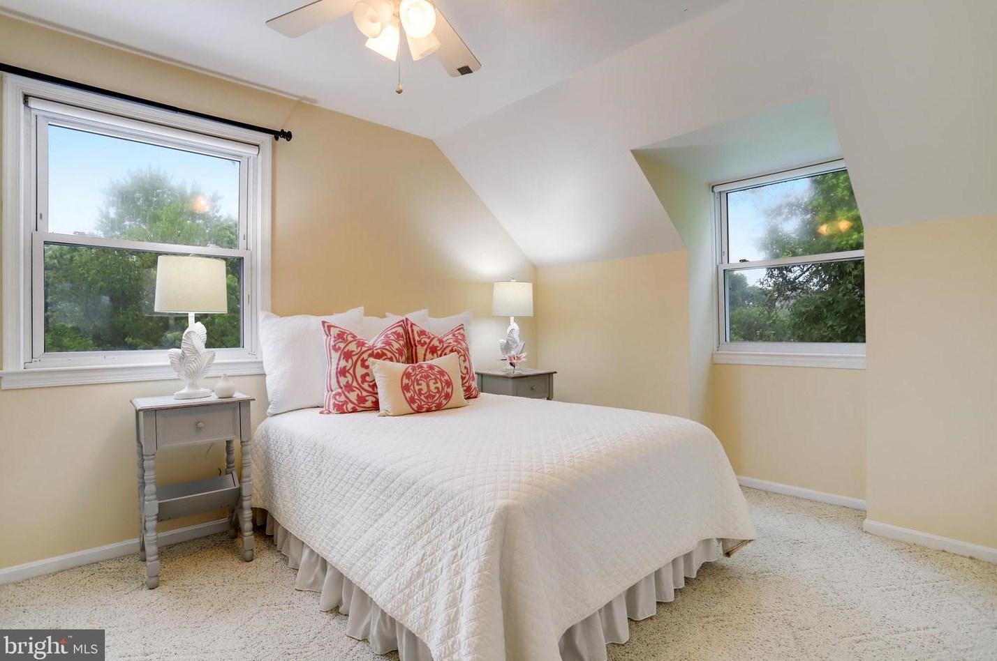 1321 Bayliss Dr, Alexandria VA 22302-3510 exterior