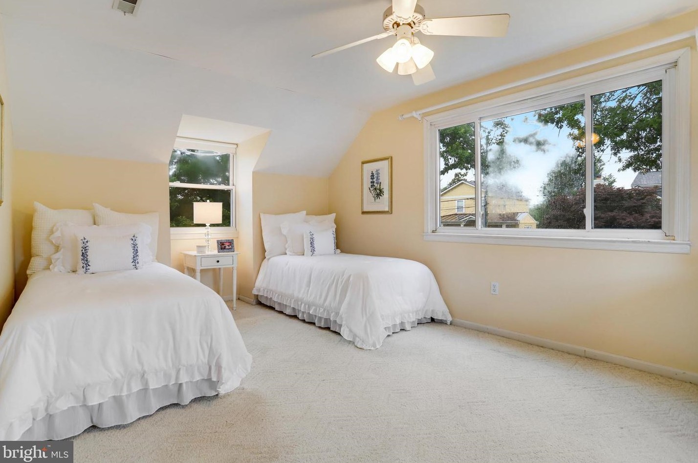 1321 Bayliss Dr, Alexandria VA 22302-3510 exterior