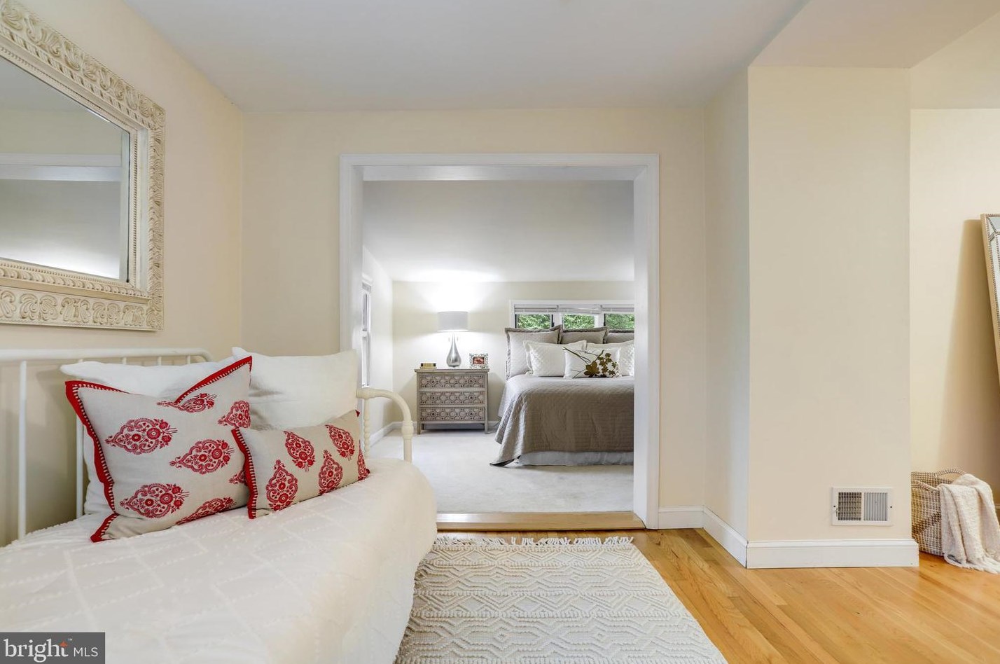 1321 Bayliss Dr, Alexandria VA 22302-3510 exterior