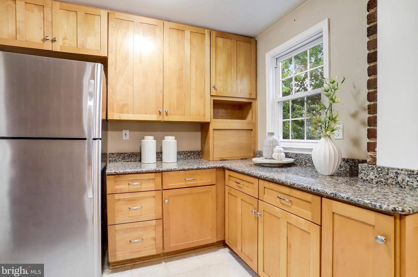 1321 Bayliss Dr, Alexandria VA 22302-3510 exterior